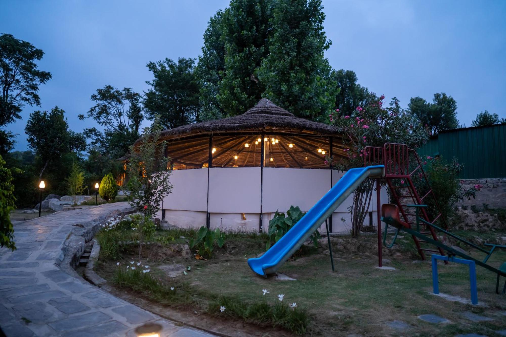 Dev Bhoomi Farms & Cottages Дармсала Экстерьер фото