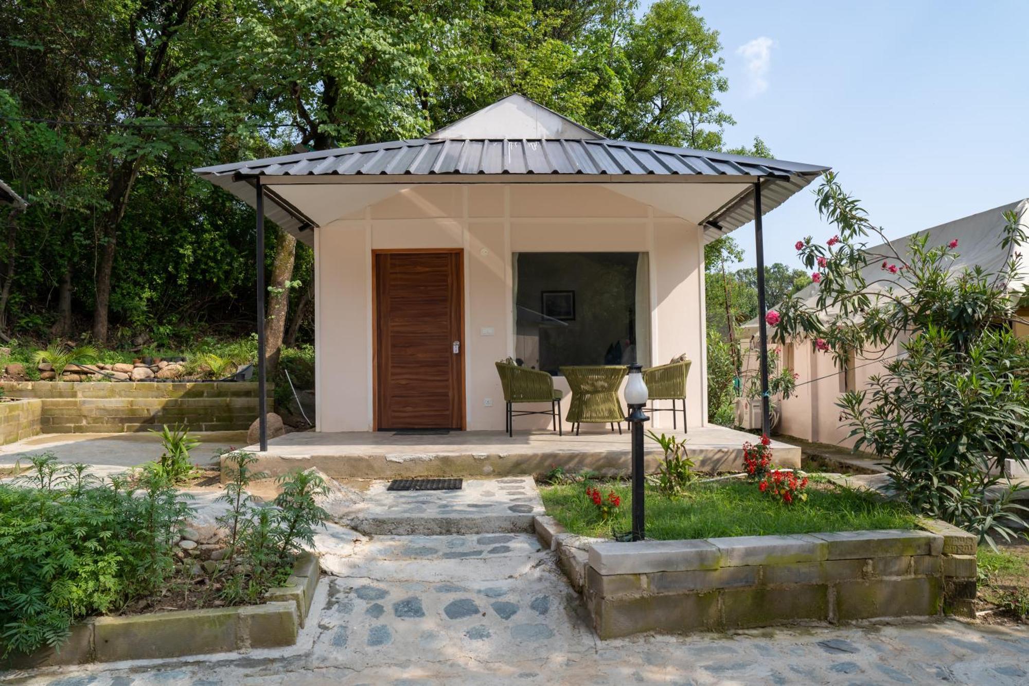 Dev Bhoomi Farms & Cottages Дармсала Экстерьер фото